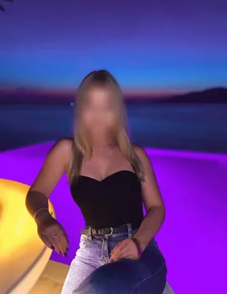 Amalie, 36