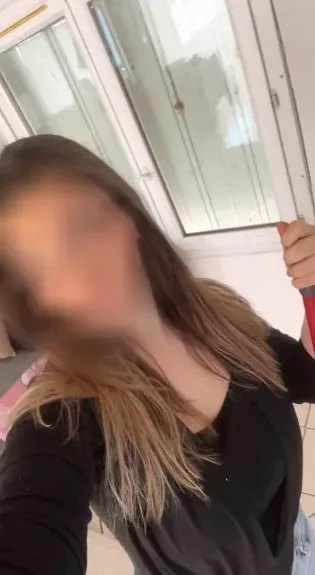 Ellen, 20