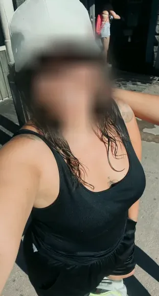 Emilie, 34