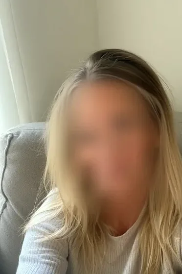 Emma, 36