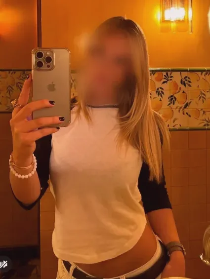 Nicoline, 29