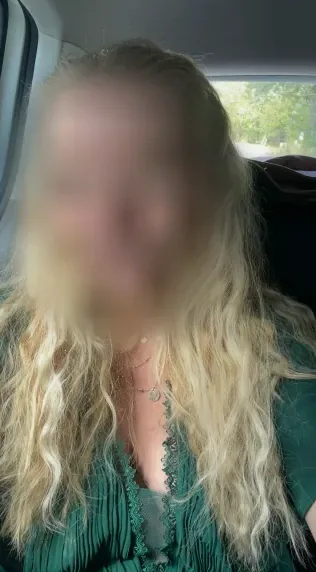 Nicoline, 29