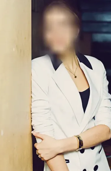 Nora, 30