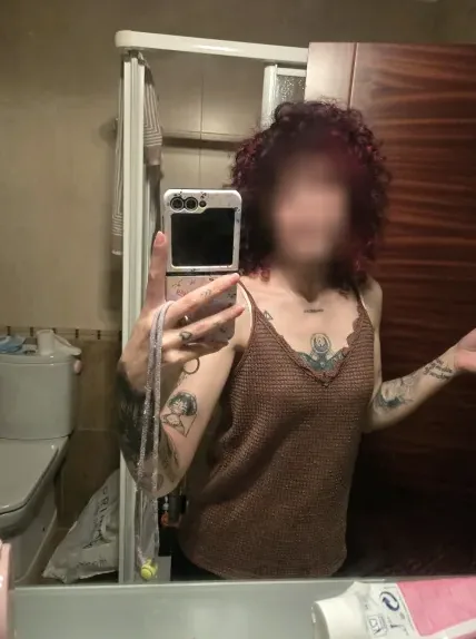 Nora, 36
