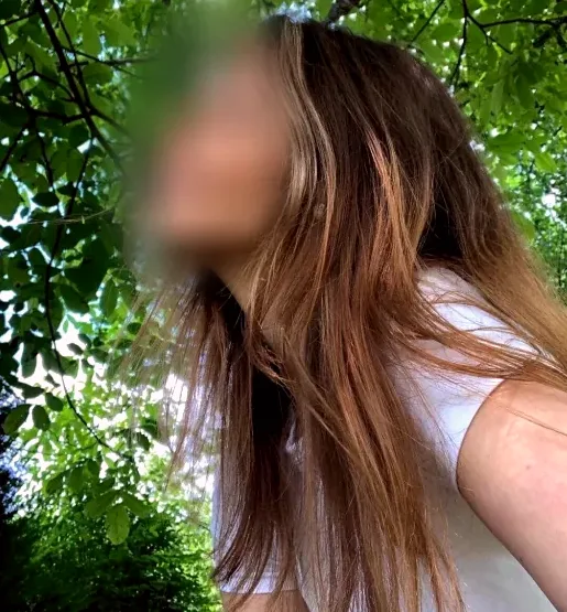Zeynep, 24